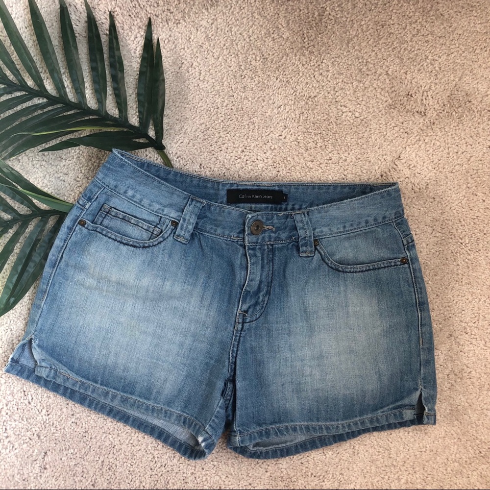 Mid rise Calvin Klein shorts